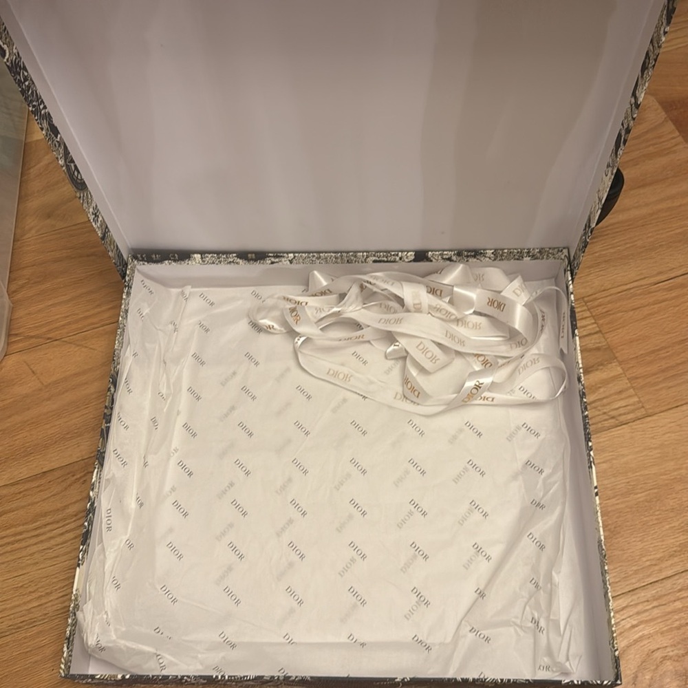 Authentic Christian Dior Box with Dior tissues 17” x 19” x 3” - Picture 4 of 4
